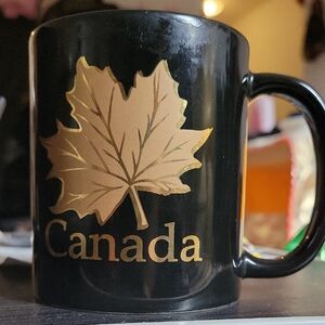 Black and Gold Canada Mug